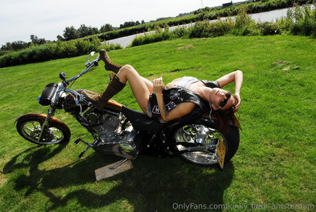 Kinky Lady Amsterdam nude star archive