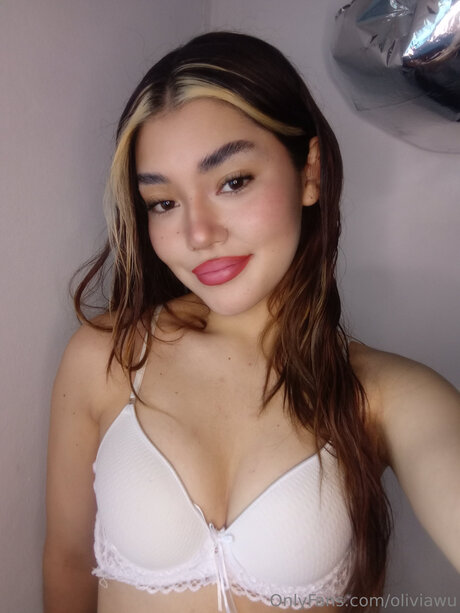 Oliviawu free actress pics