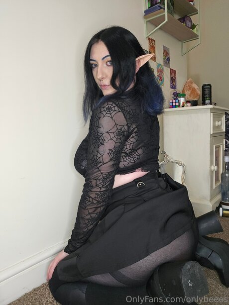 Onlybeees star art photo