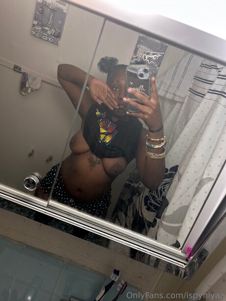 Ispyniyaa nude actress image