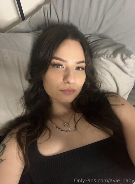 Avie Baby star top gallery