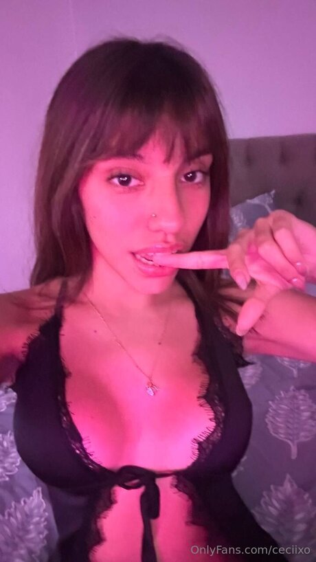 Ceciixo nude actress pic