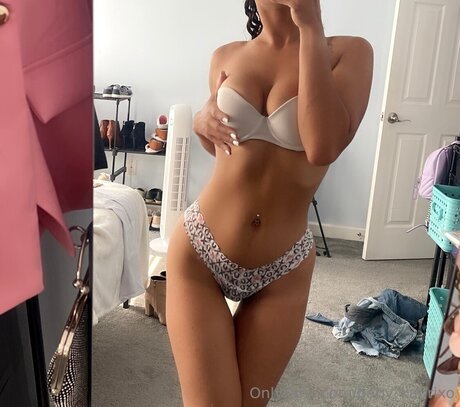 Baby Kaprixo adult star pictures