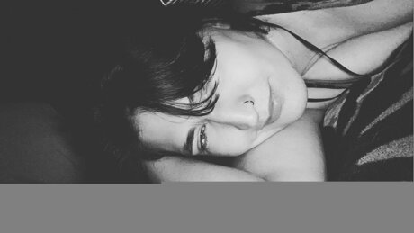 Umbrahiem xxx model image