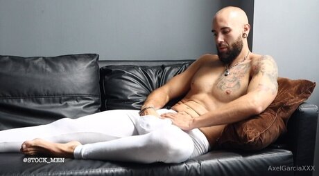 Axelgarciafree nude pornstar img
