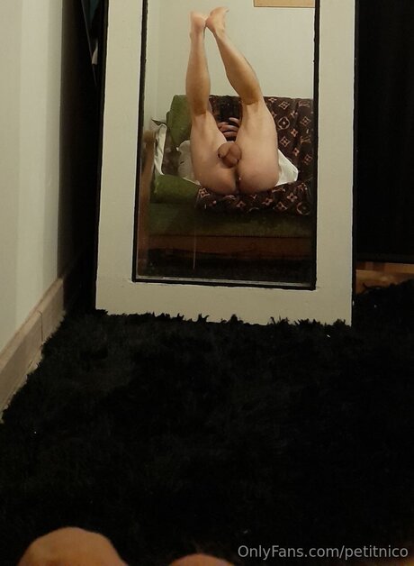 Petitnico porn model photo
