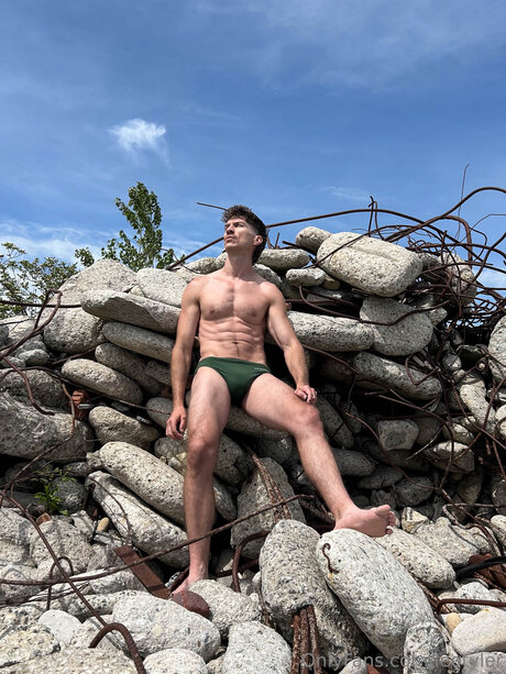 Leotyler sexy actress picture