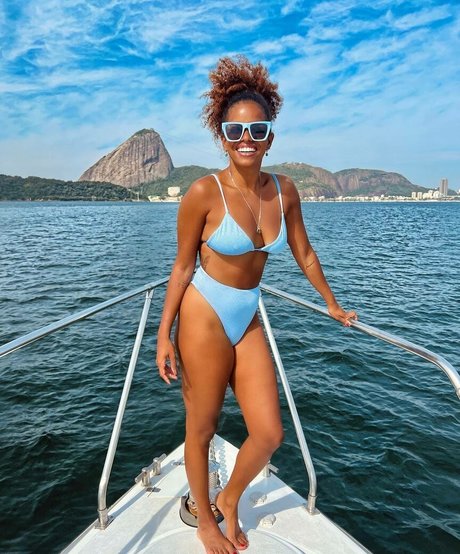 Jeniffer Nascimento sexy pornstar photo
