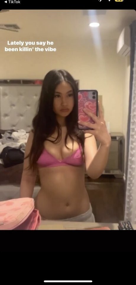 Aliisdacutest pornographic model photo