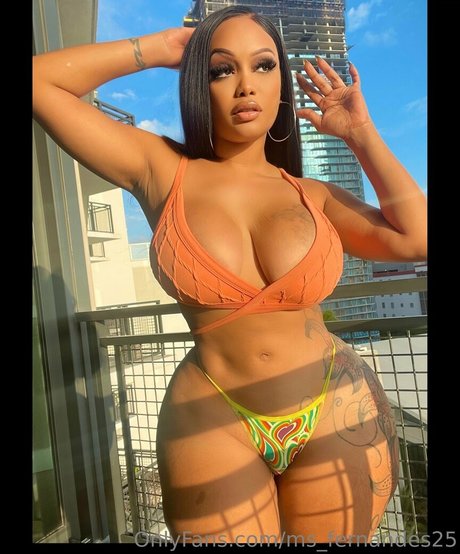Ms Fernandes25 nude pornstar archive