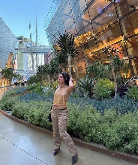 Katelyn Ohashi pretty pornstar pics