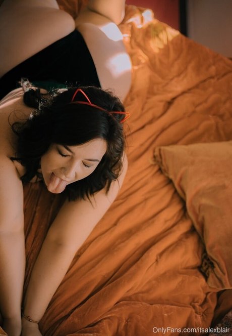 chubby blonde onlyfans art porn pic