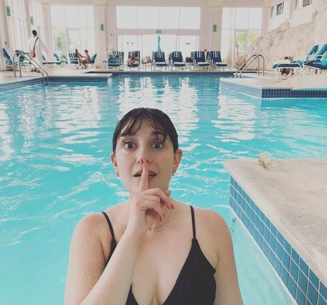 Allison Raskin free actress galleries