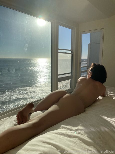 Lauren Bonner star nude archive