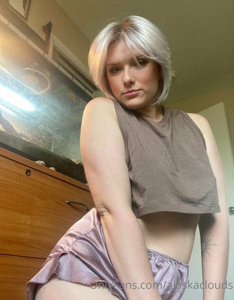 schoolgirl onlyfans beautiful nude pic