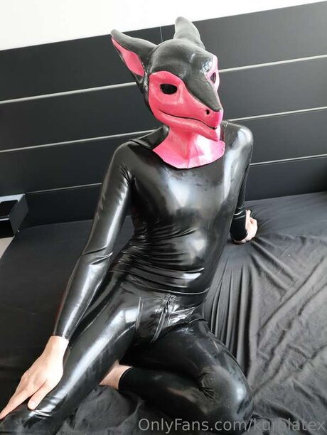 blonde cumshot onlyfans hot picture