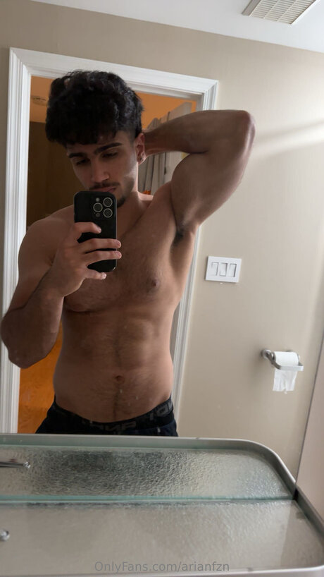 Arianfzn porn actress pic