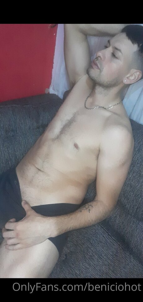Beniciohot star nudes photo