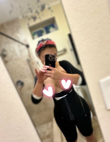 Aroomi Kim top actress picture