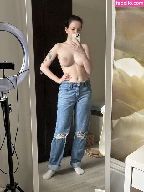 beezzz sex actress image