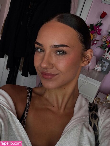 mkdobo star exclusive photo