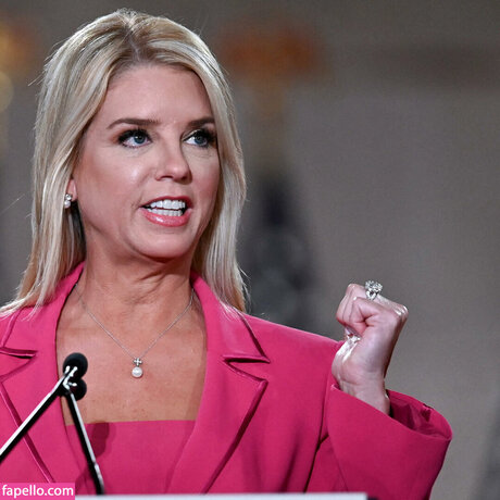 Pam Bondi nice model photo