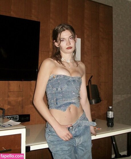 Kiera Nusbaum model porn picture