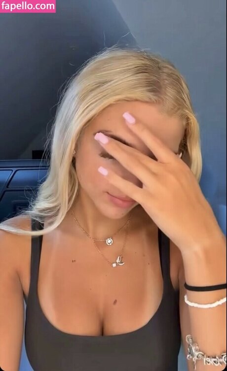 giantess onlyfans beautiful pic