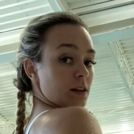 Gym Booty Bubble Butts star exclusive pics
