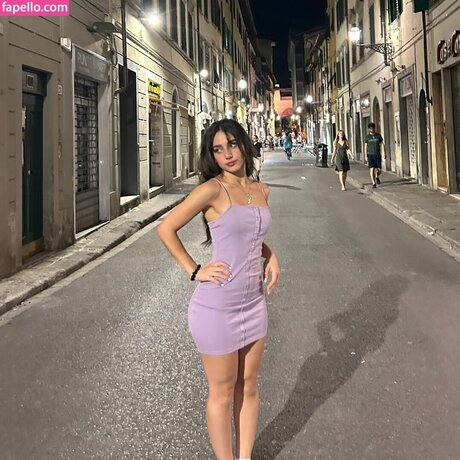 karimaa r perfect actress picture