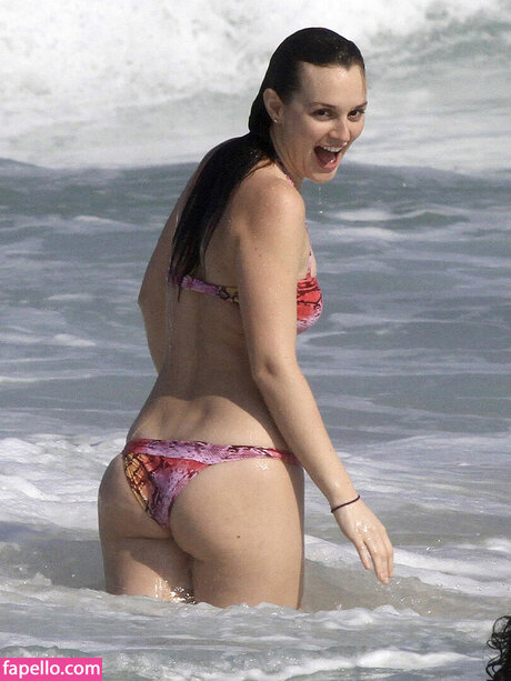 Leighton Meester hot model pic