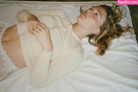 Maggie Rogers art pornstar photos
