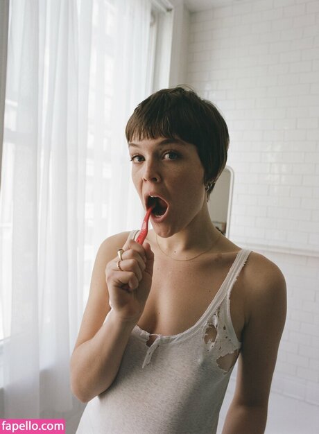 Maggie Rogers sex model pic