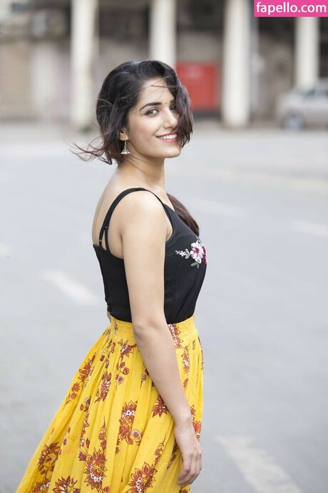 Ruhani Sharma pornstar sexy pictures