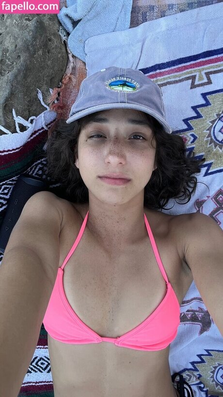 quezofrezco nude thumbnail