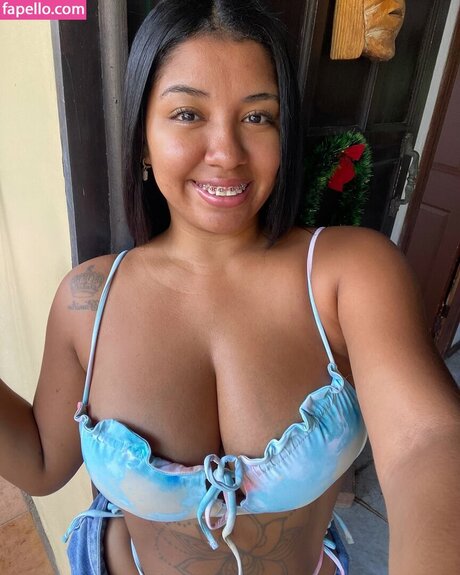 Melanie Noelia model top gallery