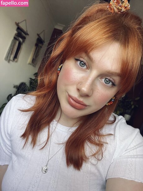 faefeet127 pretty pornstar photo