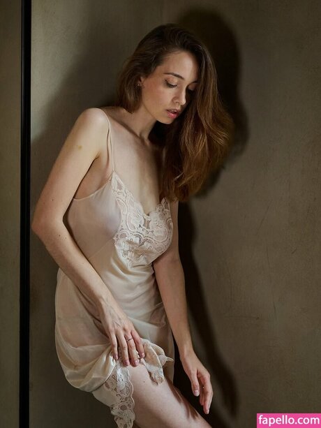 Anna Collini model sexy pic