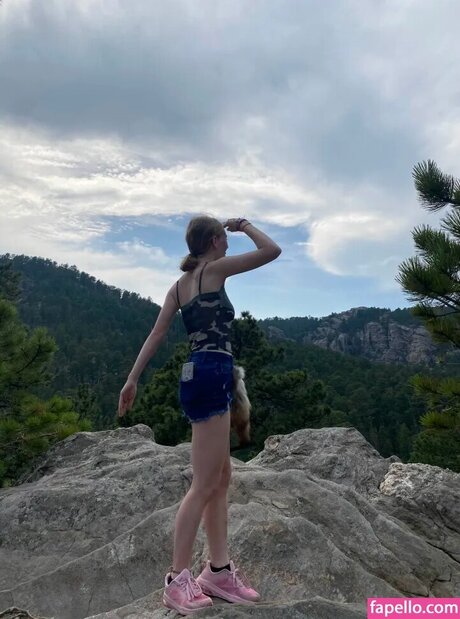 Gals O Gurk nude thumbnail