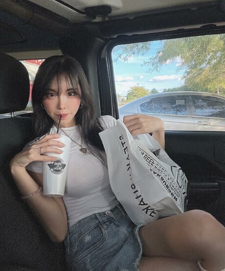 still need porn model photo