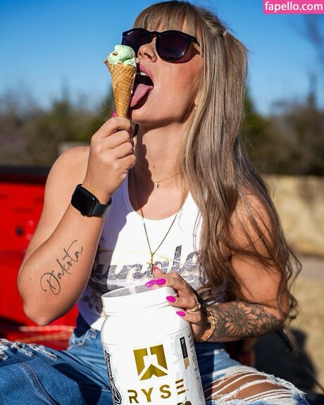 Taylor Garland pornstar pretty picture