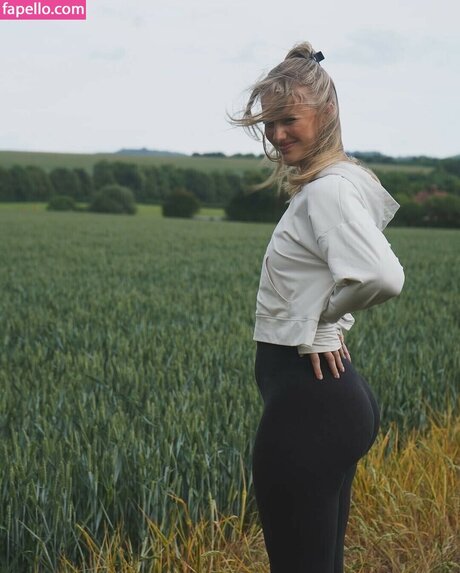 Issy Anderson nude thumbnail