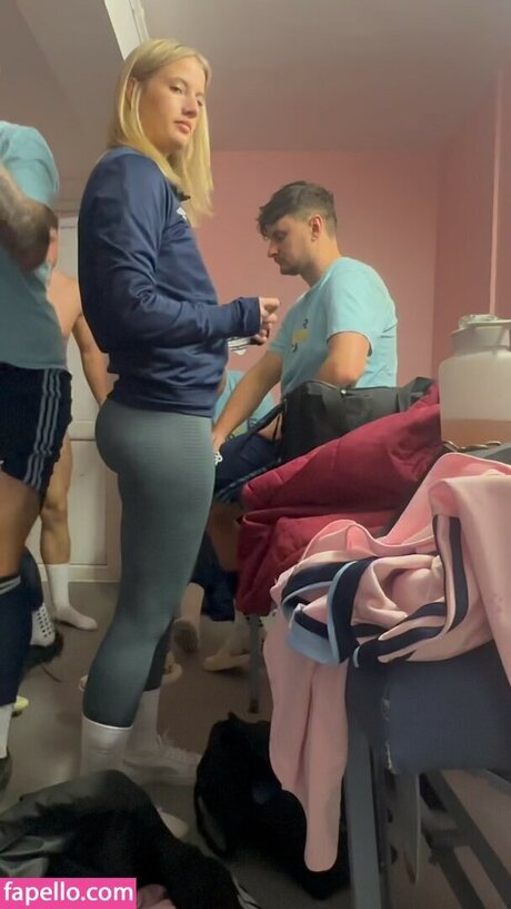 Issy Anderson star naked images