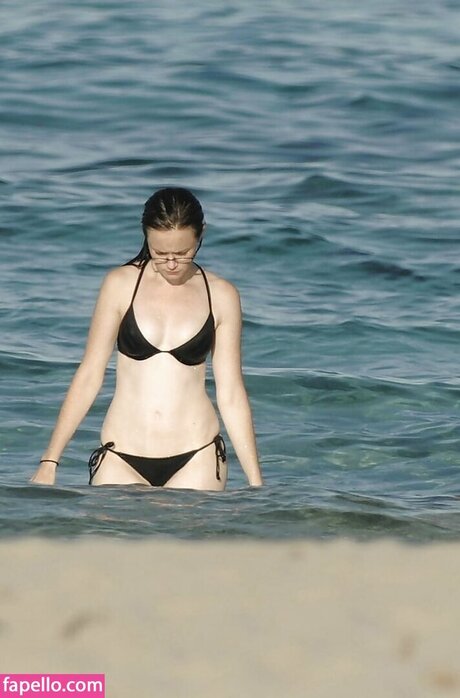 bent over pussy onlyfans porn photos