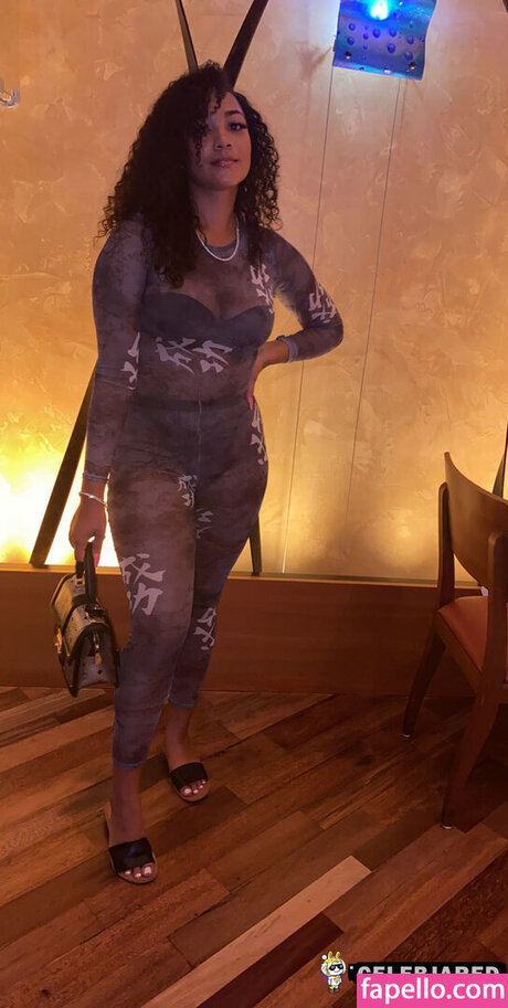 Indolysia Alford model art pic