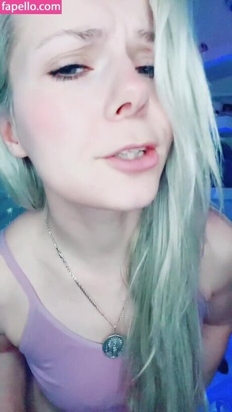 SmileyDani158 nude model image