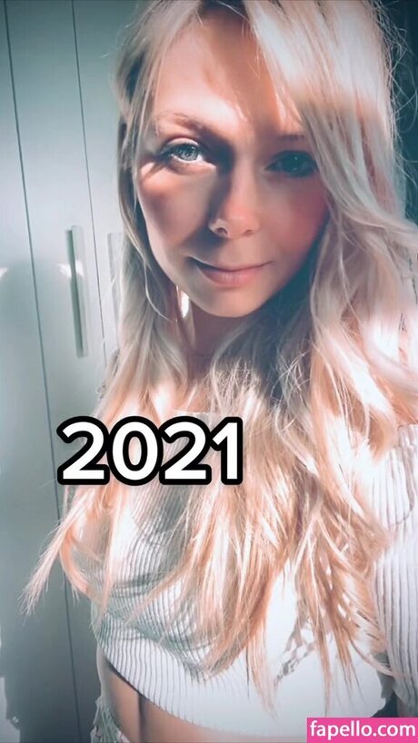 SmileyDani158 pornstar naked gallery