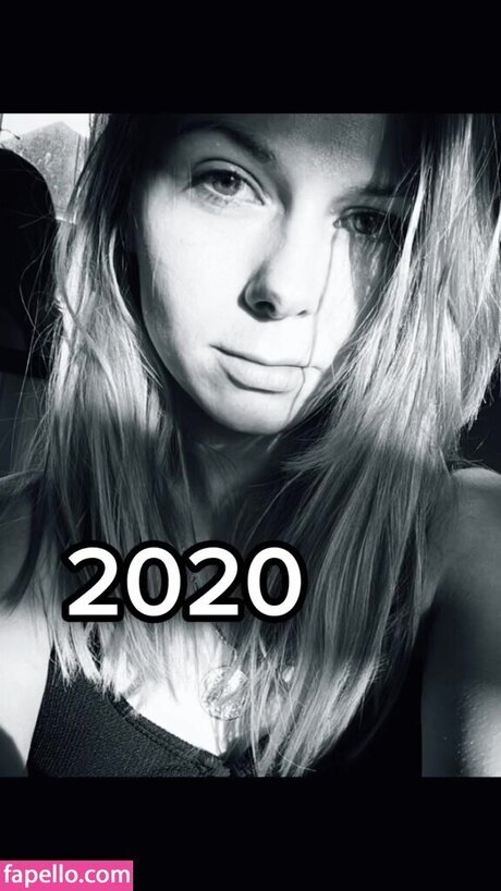 SmileyDani158 star hot images