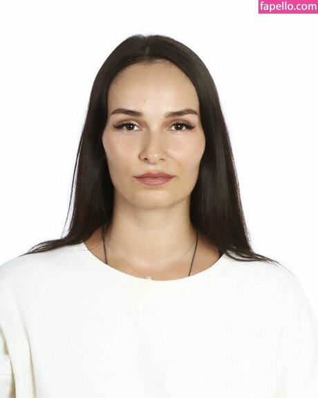 Katsiaryna Kavaleva naked model photo