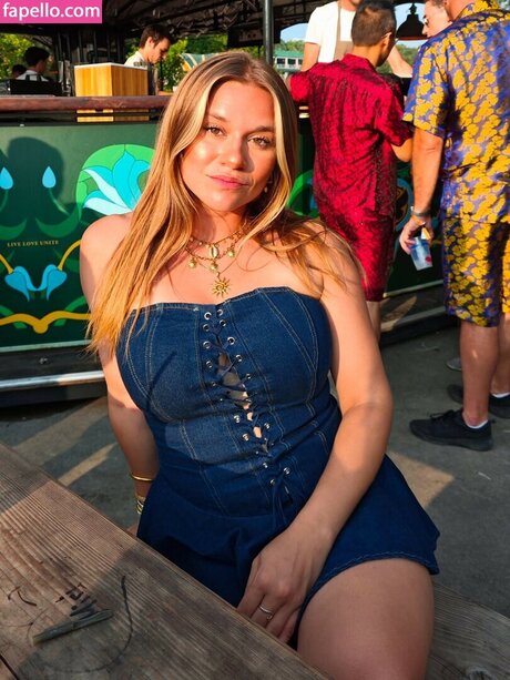 Justinaccessible pornstar hd images